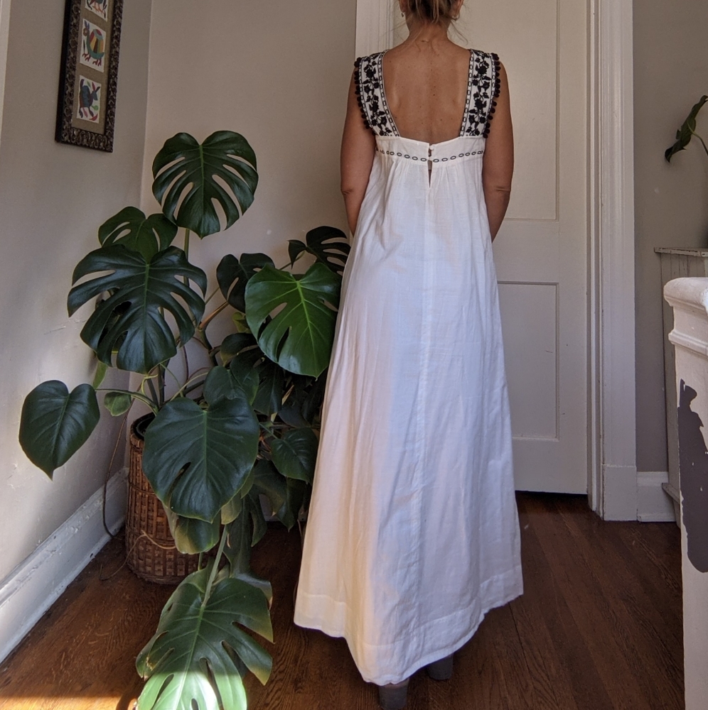 J Crew embroidered dress pom-pom dress white cotton black embriodered xs - Picture 2 of 3